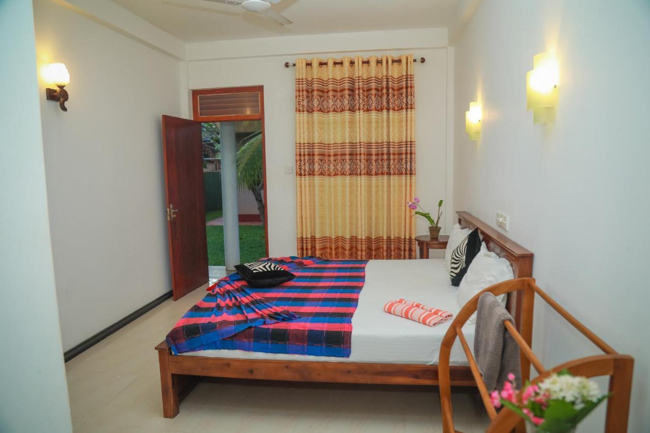 Hasaranga Holiday House Hikkaduwa Exterior photo